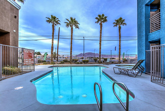 Boulder Palms in Las Vegas, NV - Building Photo - Building Photo