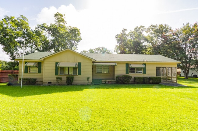 property at 107 Saxon Pl