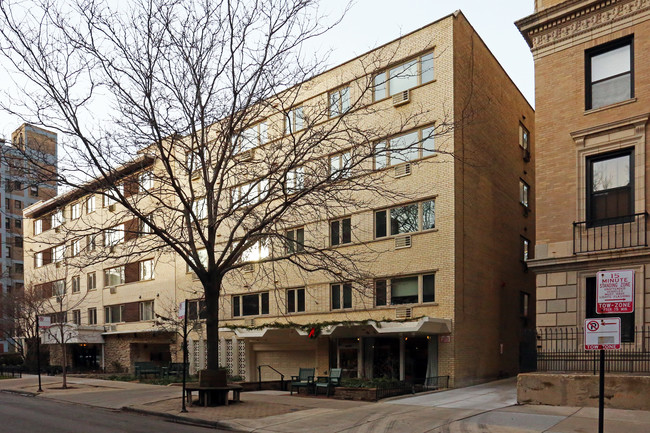 Peter Mulvey Place in Chicago, IL - Building Photo - Building Photo