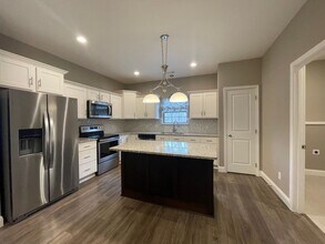 320 Deerfield Dr in Poplar Bluff, MO - Building Photo - Building Photo