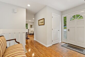 15 Craig Ct in Stamford, CT - Building Photo - Building Photo