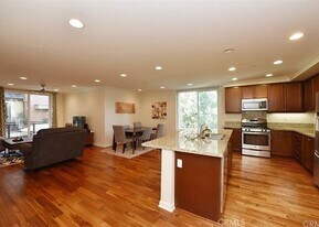 533 Rockefeller in Irvine, CA - Building Photo