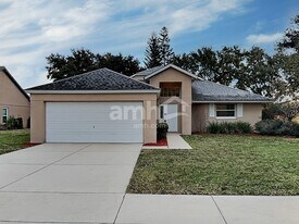 4611 Treasure Cay Rd in Tavares, FL - Building Photo