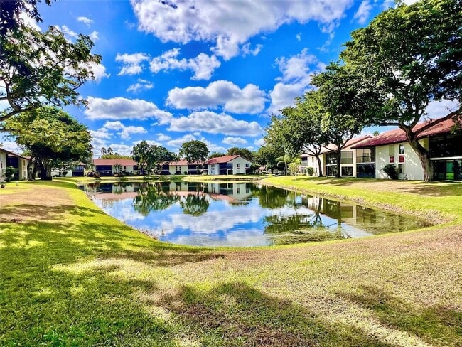 10771 Palm Lake Ave, Unit 201 in Boynton Beach, FL - Building Photo - Building Photo