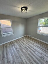 2405 Carew St in Fort Wayne, IN - Foto de edificio - Building Photo