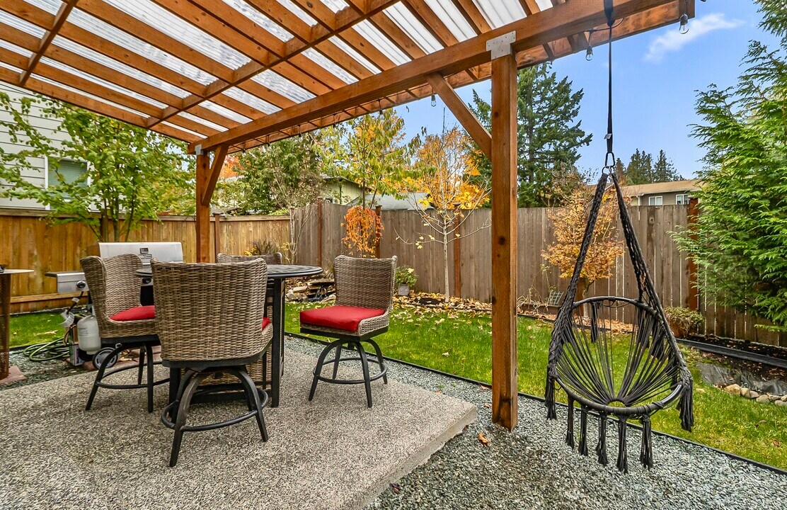 10213 6th Pl SE in Lake Stevens, WA - Building Photo