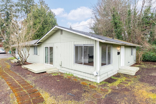 2006 N Cambrian Ave in Bremerton, WA - Building Photo - Building Photo