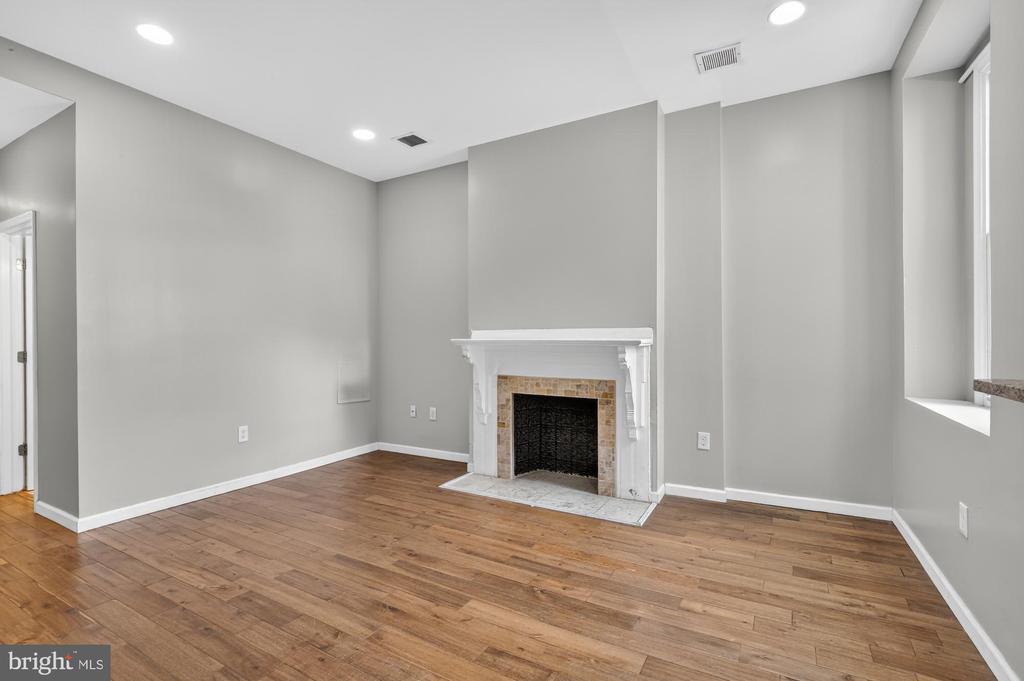 4420 Chestnut St in Philadelphia, PA - Building Photo