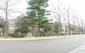 Colonial Apartments in Pottstown, PA - Building Photo
