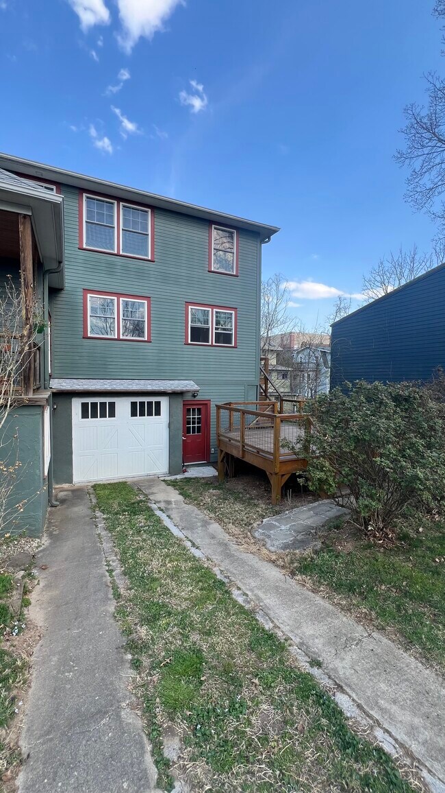 113 Woodrow Ave, Unit B in Asheville, NC - Building Photo - Building Photo