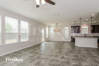 15302 Cascade Point in San Antonio, TX - Foto de edificio - Building Photo