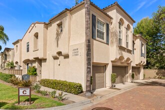 11958 Miro Cir in San Diego, CA - Building Photo - Building Photo