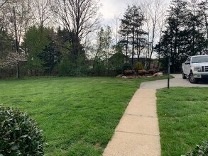1507 Traylor Ln, Unit #2 in Lynchburg, VA - Foto de edificio - Building Photo