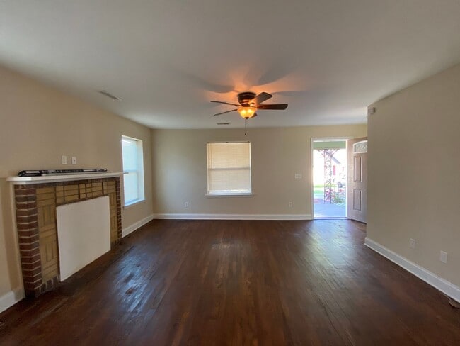 222 Dooley St SE in Cleveland, TN - Foto de edificio - Building Photo