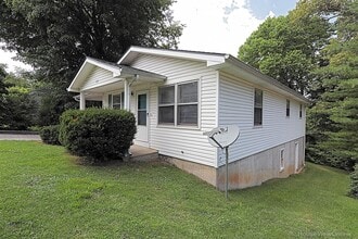 1516 Stoddard St in Cape Girardeau, MO - Foto de edificio - Building Photo