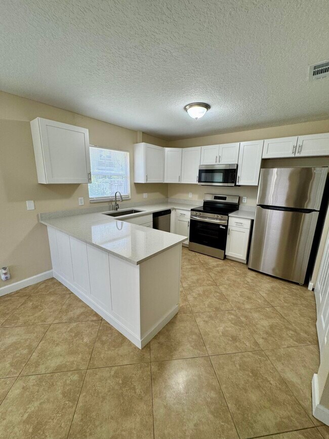 2158 Pretty Ln in West Palm Beach, FL - Building Photo - Building Photo