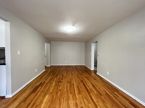 71 Western Ave, Unit 16 in Jersey City, NJ - Building Photo - Building Photo