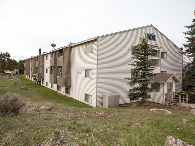 Pinon Pines Apartments in Glenwood Springs, CO - Foto de edificio - Building Photo