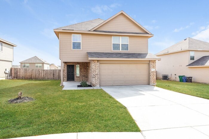 8626 Tesoro Hills in San Antonio, TX - Building Photo