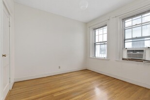 156-5 Strathmore Rd, Unit 156 in Boston, MA - Building Photo - Building Photo