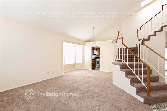 18274 Montgomery Ave in Fontana, CA - Foto de edificio - Building Photo