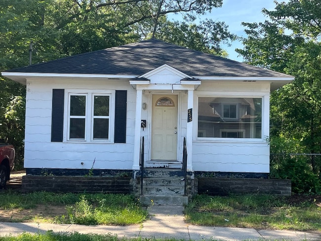 property at 255 W Summit Ave