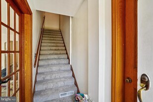 904 N Ivy St in Arlington, VA - Building Photo