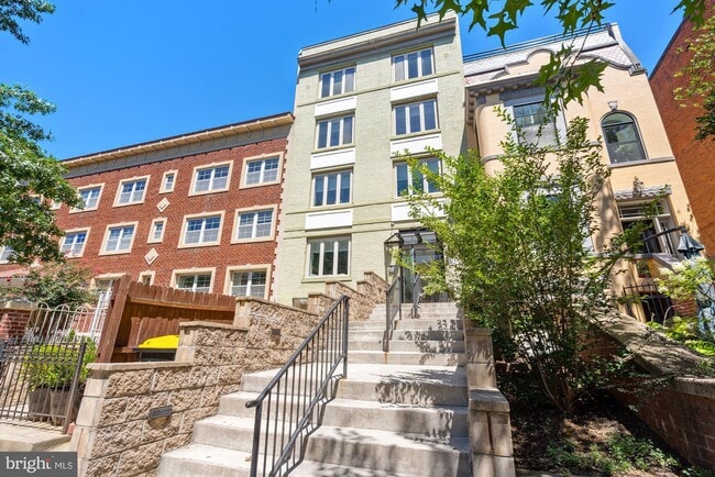 1321 Euclid St NW, Unit #402 in Washington, DC - Building Photo - Building Photo