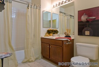 311 Lowell St, Unit 2217 in Andover, MA - Building Photo - Building Photo