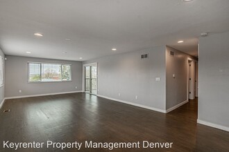 9485 W 38th Ave in Wheat Ridge, CO - Foto de edificio - Building Photo