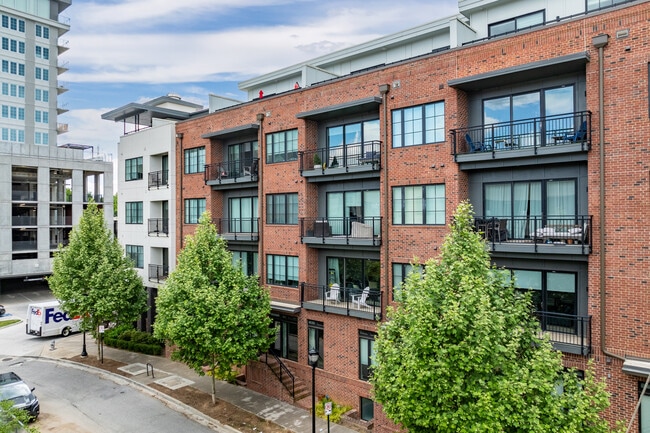 Airline in Atlanta, GA - Building Photo - Building Photo