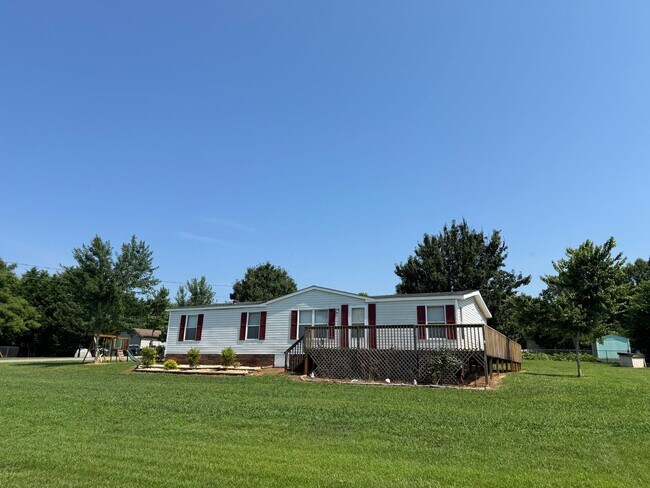 6240 Karen Dr in Claremont, NC - Building Photo - Building Photo