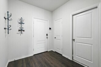 11112 W Pond Dr, Unit K-K207 in Providence Village, TX - Building Photo - Building Photo