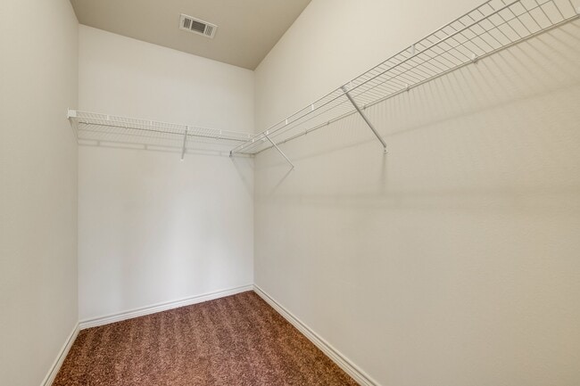 2410 Jack Finney Blvd in Greenville, TX - Foto de edificio - Building Photo