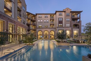 Manor Scottsdale Apartments