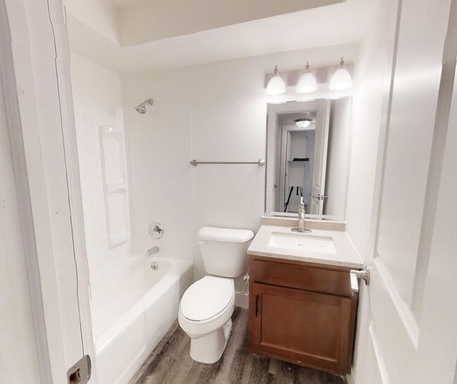 209 E Clark St in Champaign, IL - Building Photo - Building Photo