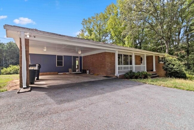 property at 1646 GA-92