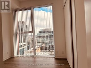 180 Front St E in Toronto, ON - Building Photo - Building Photo