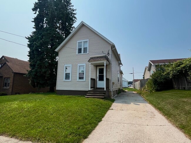 property at 810 S 25th St