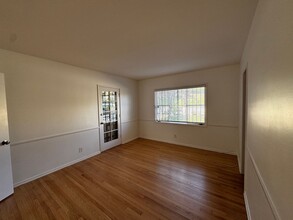 2332 Hillhurst Ave in Los Angeles, CA - Building Photo - Building Photo