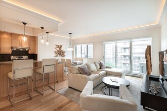 3455 Rue Drummond in Montréal, QC - Building Photo - Building Photo