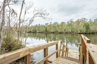 10 Manatee Way in Crawfordville, FL - Foto de edificio - Building Photo