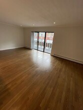 320 Hammond Pond Pkwy in Brookline, MA - Building Photo - Building Photo