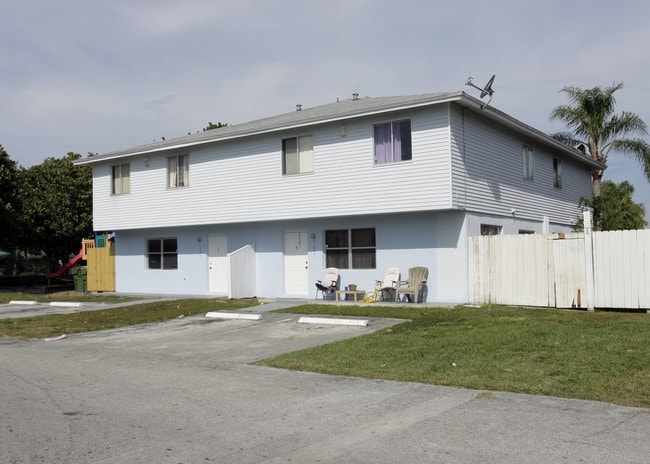 Seagrape Village in Homestead, FL - Building Photo - Building Photo