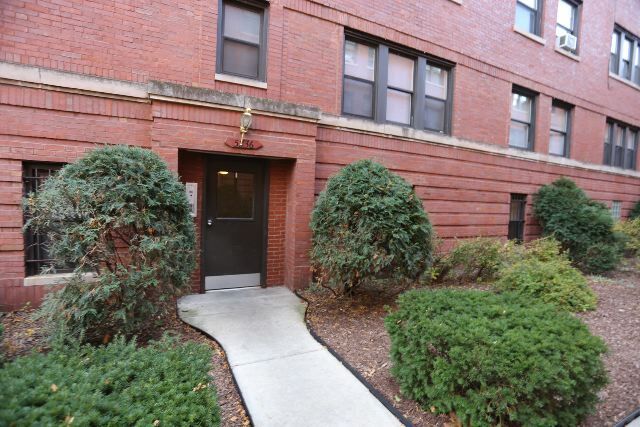 property at 5736 N Winthrop Ave