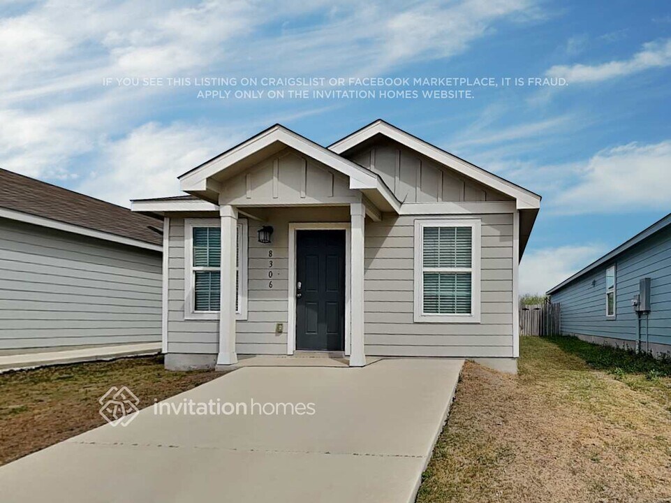 8306 Piedra Medina in San Antonio, TX - Building Photo