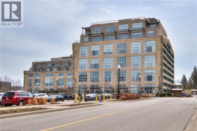 3 Father David Bauer Dr in Waterloo, ON - Building Photo - Building Photo