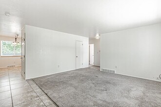 9630 W 25th Ave in Lakewood, CO - Building Photo - Building Photo