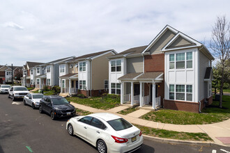 Roosevelt Manor in Camden, NJ - Foto de edificio - Primary Photo