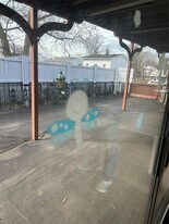 125 W Hoffman Ave in Lindenhurst, NY - Building Photo